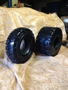 Unihaul Wide Lug 27-9-10 16pr